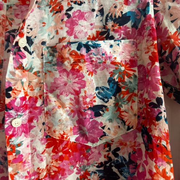 J CREW floral Button down -cotton/silk blend so it’s very soft and comfy! - Picture 10 of 11
